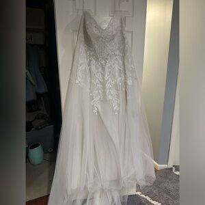 Brand New Melissa Sweet Wedding Dress- Size 20W